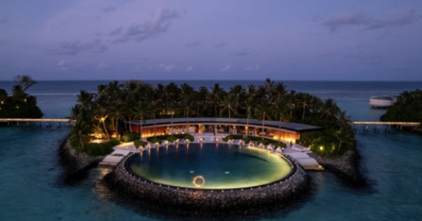 Celestial Escapes: Ritz-Carlton Offers Unique Stargazing Experiences with an Astronomer