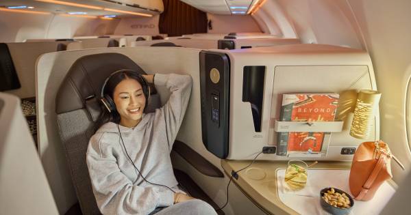 **Etihad Soars: Climbs Global Airline Rankings with Top Marks**