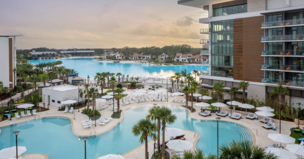 **Florida's Hospitality Crown: Hilton Reaches 500 Hotels, Redefining Sunshine State Stays**