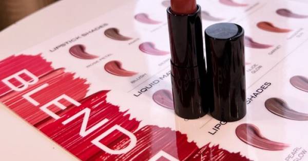 **Glamorous at Sea: Holland America Line Introduces Luxury Beauty Experience on Cruises**