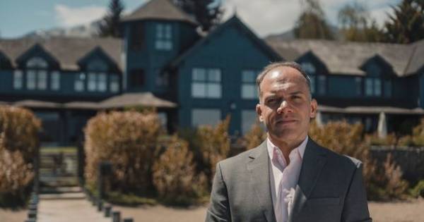 **Las Balsas: Pioneering Sustainable Luxury and Winning Big in the Travel Industry**