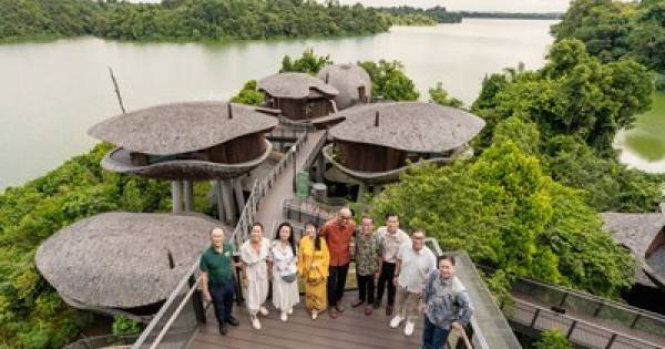 **Singapore's Rainforest Oasis Unveiled: A New Era of Luxury Eco-Tourism**