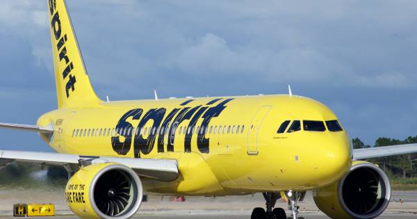 Spirit Unleashes Black & Yellow Friday: Score Flights from $251!