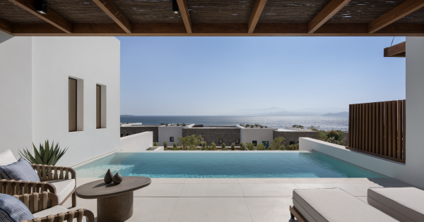 Vione Paros: Where Effortless Elegance Meets the Aegean Sea - A Season of Sophistication Returns