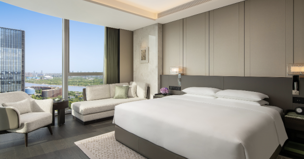 **Xi'an Welcomes Hyatt Regency: A Tranquil Escape in the City's Heart**